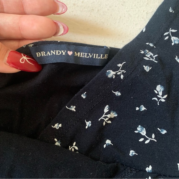 Brandy Melville Amara Dress - Picture 3 of 3